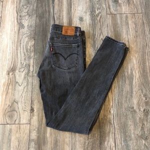Grey Levi’s Skinny Jeans